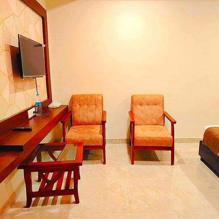 Neelkanth Hotel Ayodhya Εξωτερικό φωτογραφία